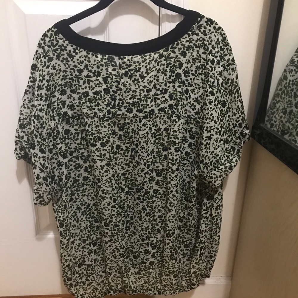 Button down blouse - Picture 5 of 5